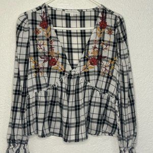 White-Black Checker board V-Neck long sleeves flower embroidery Top